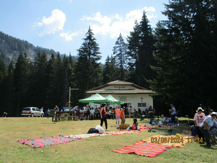 Децата от Съюза на инвалидите огласиха Смолянските езера /галерия/  