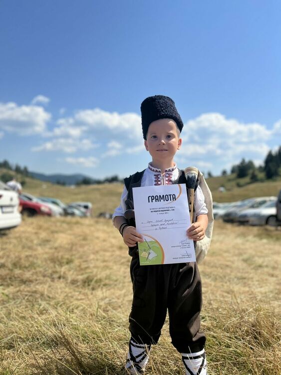 7-годишният Георги Мущанов се завърна с награда от надсвирването в Гела