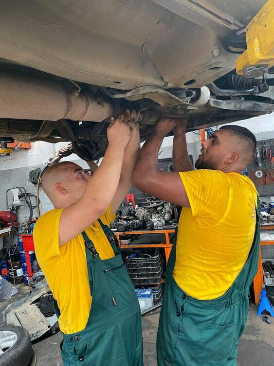 Учениците от ПГТАТ „Н. Й. Вапцаров“ се завърнаха след практика в Испания