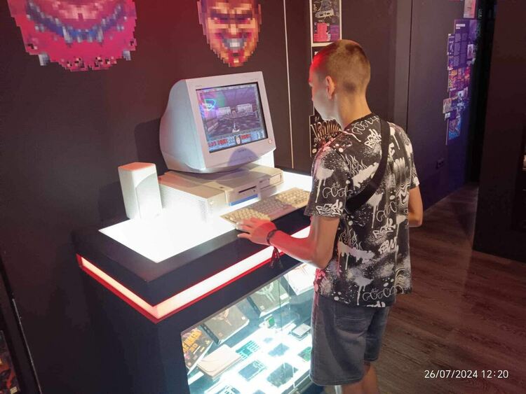 Учениците от ПГТАТ „Н. Й. Вапцаров“ се завърнаха след практика в Испания