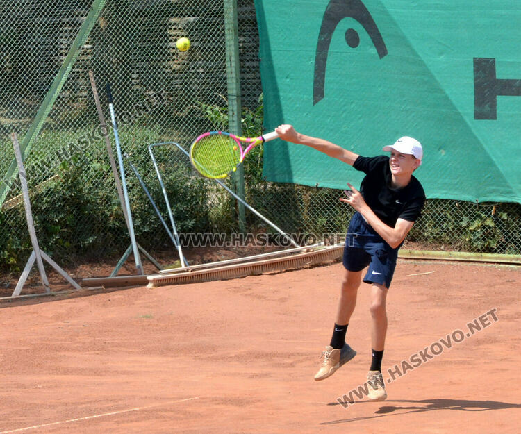Започна основната схема на „Тенис Европа – Хасково Къп до 14 години“