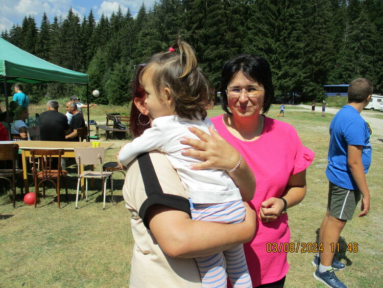 Децата от Съюза на инвалидите огласиха Смолянските езера /галерия/  
