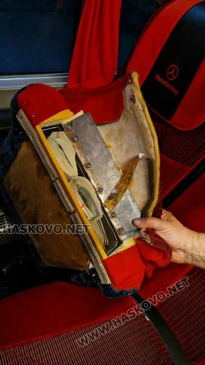 Заловиха почти 940 000 недекларирани щатски долара на границата с Турция