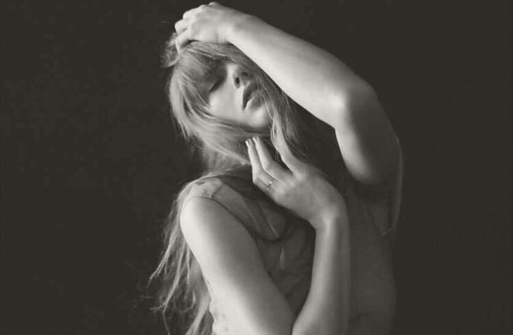 Тейлър Суифт се завърна на първото място в класацията на „Билборд“ за албуми