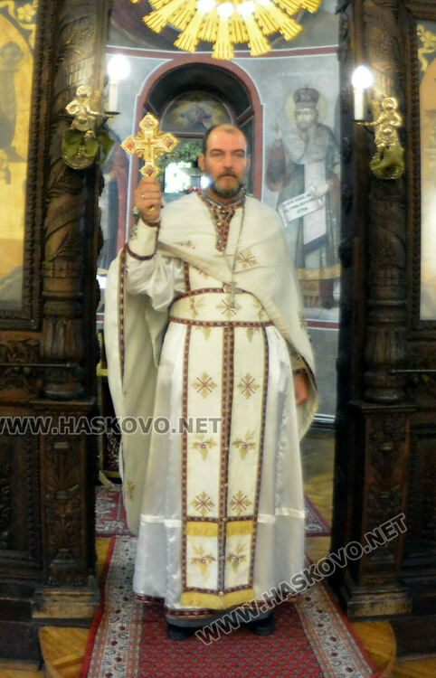 Празнични литургия и освещаване на грозде в Хасково на Преображение Господне