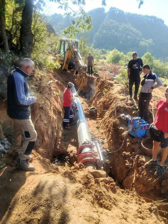 Тежка авария остави без вода Златоград и Старцево