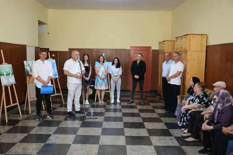 Кметът Изет Шабан откри изложби на млади творци от Ардино