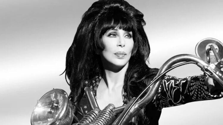 Cher анонсира компилационния албум „Forever“