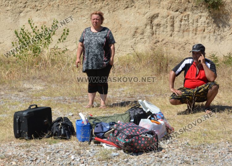 „Крайслер“ се самозапали и изгоря на път Е-80 край Хасково