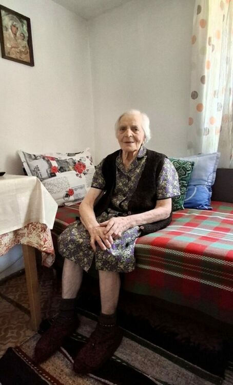 Община Асеновград награди столетница от село Бачково