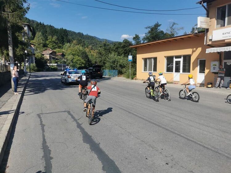 С велосъстезание Девин даде начало на празника на града и минералната вода /галерия/