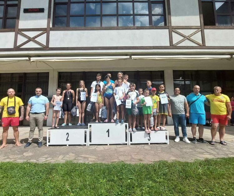 19 участници се включиха в турнира по плуване в чест на Празника на Девин и минералната вода 