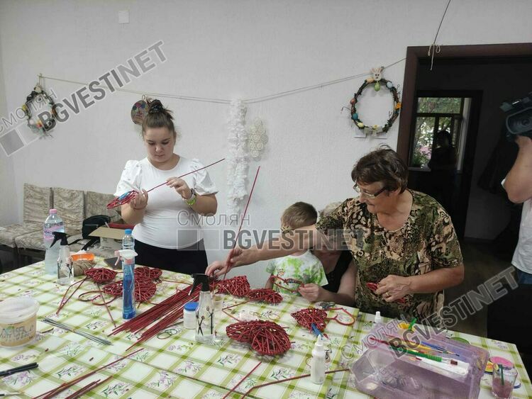 В арт работилници в Съюза на слепите изработвот предмети, за да помогнат на 18-годишния Мариян