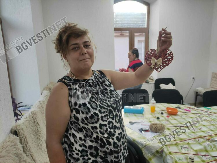 В арт работилници в Съюза на слепите изработвот предмети, за да помогнат на 18-годишния Мариян