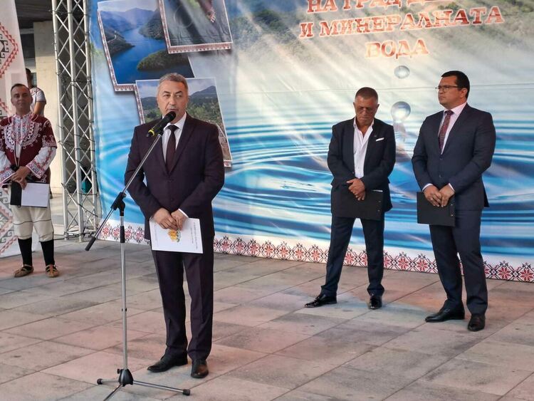 Хиляди гости от страната и чужбина за Празника на град Девин и минералната вода 