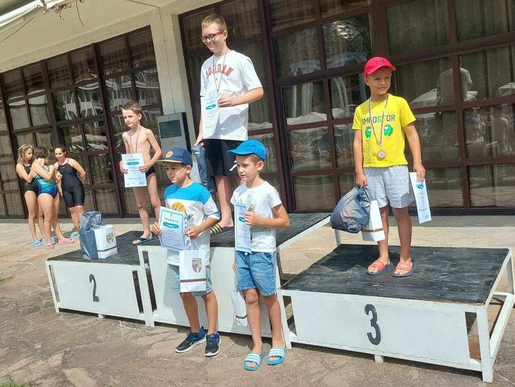 19 участници се включиха в турнира по плуване в чест на Празника на Девин и минералната вода 