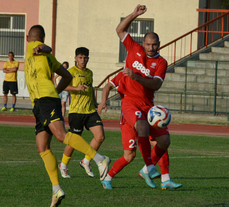 Свиленград нанесе втора поредна загуба на Саяна Хасково