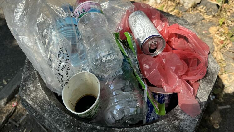 Опасна и неподдържана детска площадка в Хасково 