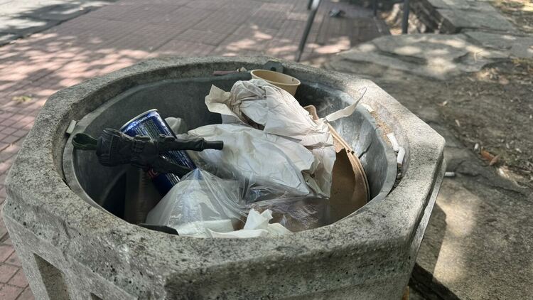 Опасна и неподдържана детска площадка в Хасково 