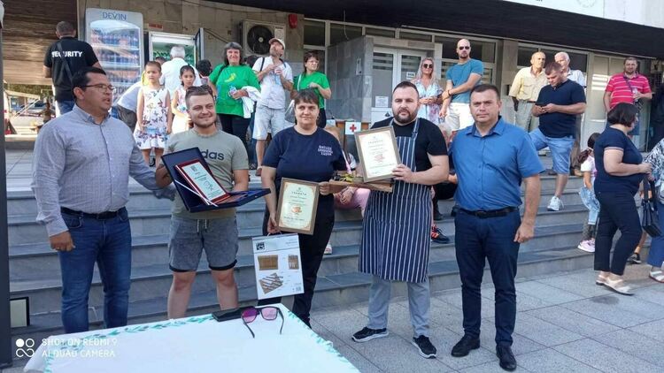 Valemo “Grill And Lunch” е ресторант за 2024 година в Девин 