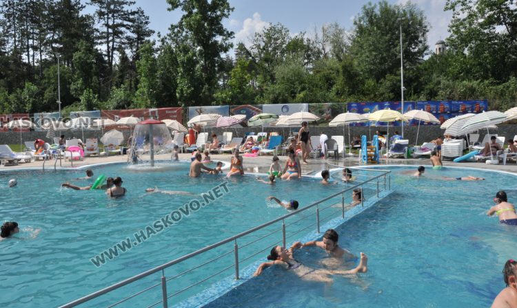 Изобразяват забележителности на спирките в Минерални бани