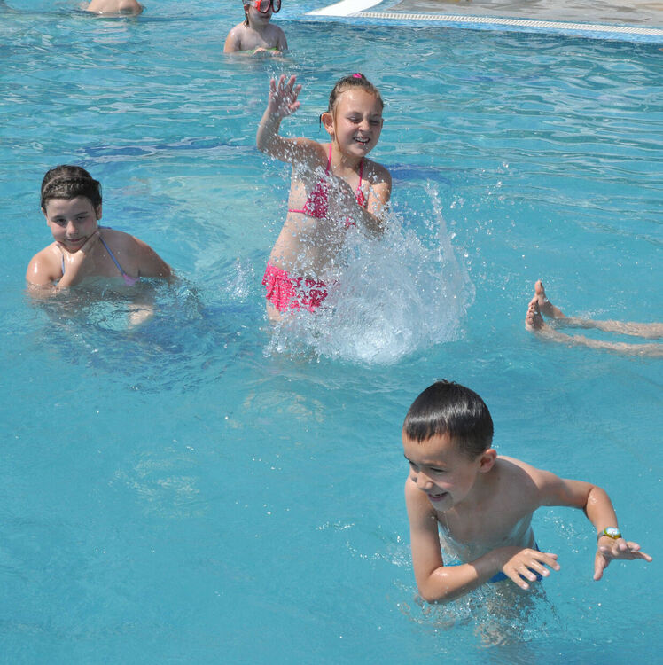 Изобразяват забележителности на спирките в Минерални бани