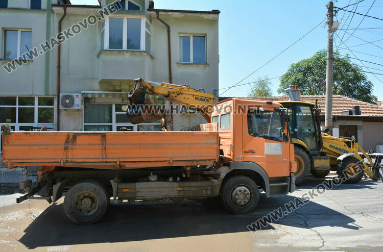 Голяма авария остави три квартала на Хасково без вода