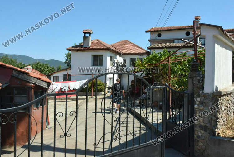 Вече 34 г. Хайрие Бекир от Боян Ботево предсказва съдбата на хората