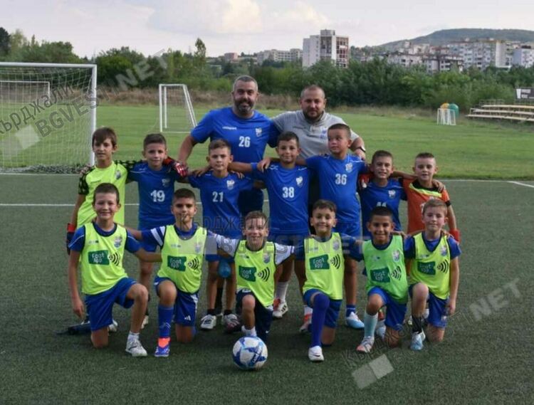 Футболният спец Светли Горчев тренира деца от Футболна академия "Арда 1924"