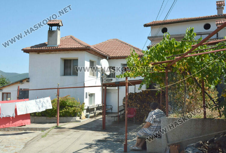 Вече 34 г. Хайрие Бекир от Боян Ботево предсказва съдбата на хората