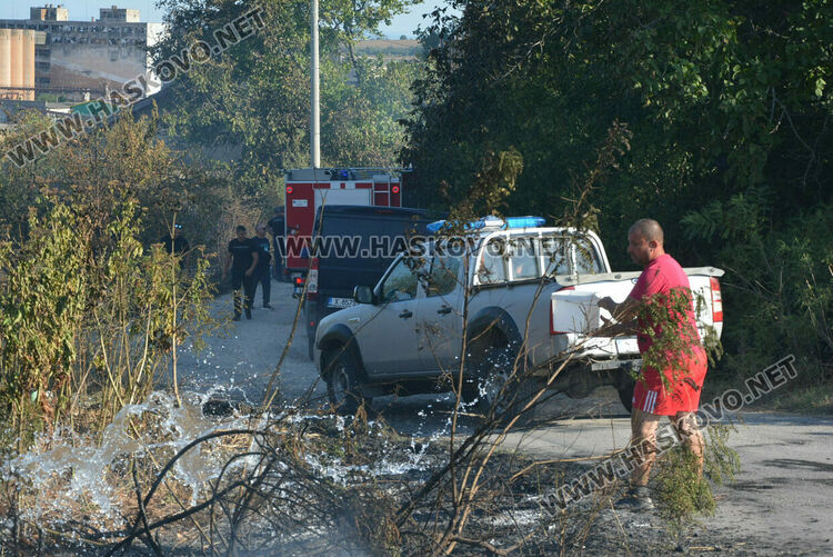Пожарът край Хасково засегна къща, унищожи пристройки и фотоволтаична централа