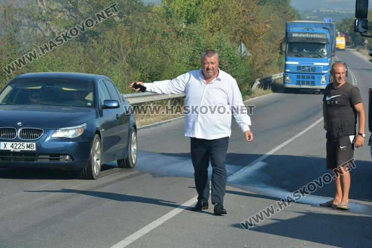 Пожарът край Хасково засегна къща, унищожи пристройки и фотоволтаична централа