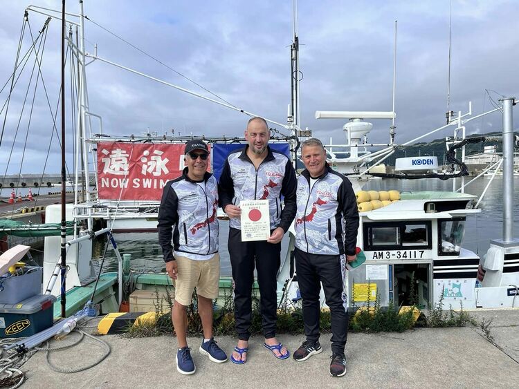 Наша гордост! Смолянчанинът Петър Стойчев преплува седемте най-трудни протока на света