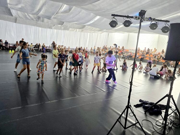 Щафетни игри и цветни приключения за най-малките жители на община Рудозем