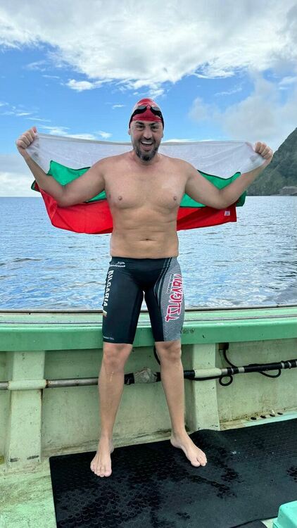 Наша гордост! Смолянчанинът Петър Стойчев преплува седемте най-трудни протока на света