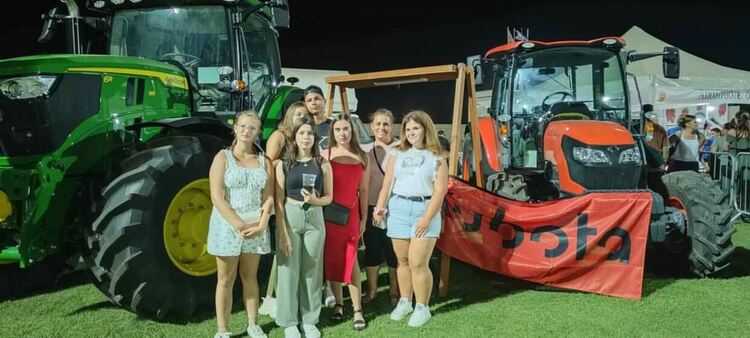 Ученици от ПГСС посетиха Кипър по проект „Еразъм+”