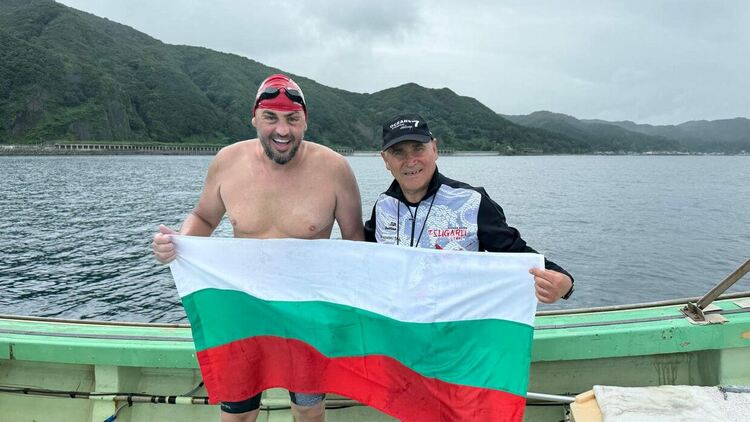 Наша гордост! Смолянчанинът Петър Стойчев преплува седемте най-трудни протока на света