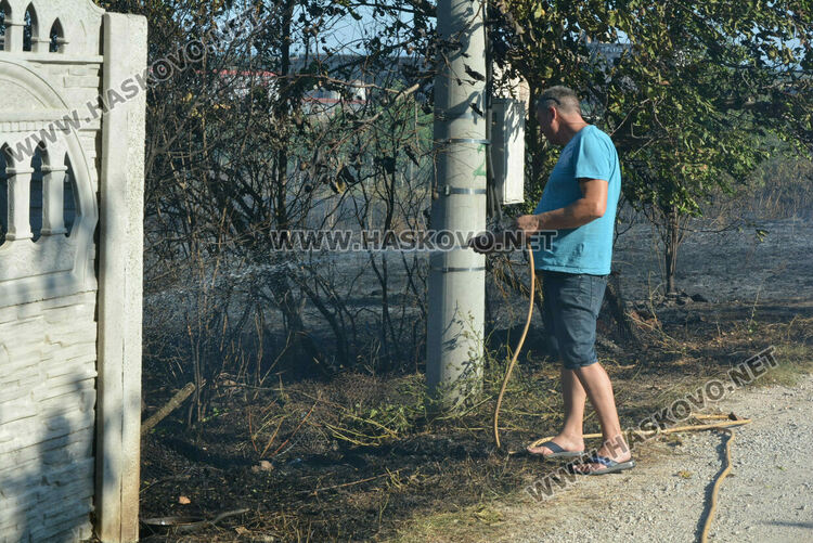 Пожарът край Хасково засегна къща, унищожи пристройки и фотоволтаична централа
