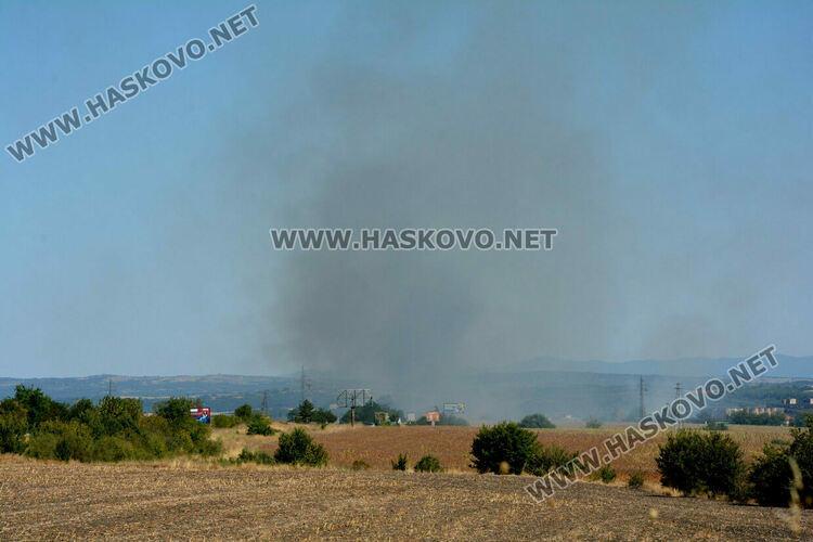 Пожарът край Хасково засегна къща, унищожи пристройки и фотоволтаична централа