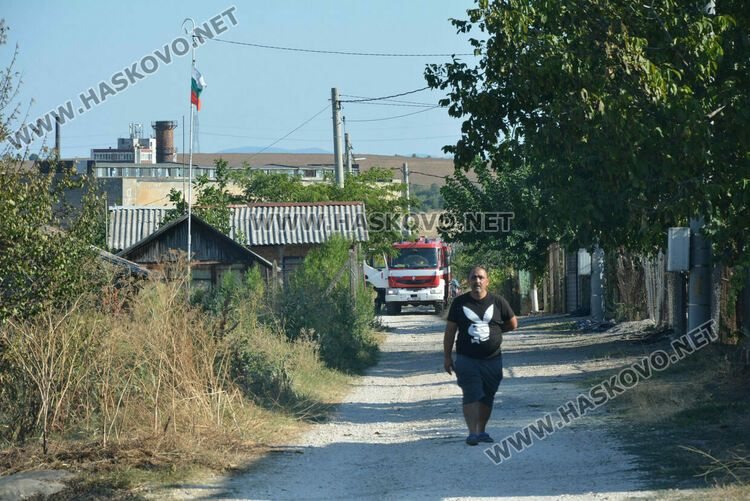 Пожарът край Хасково засегна къща, унищожи пристройки и фотоволтаична централа