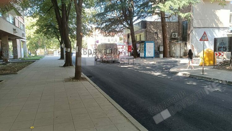 Живущите по преасфалтираната улица „Отец Паисий” в Кърджали пропищяха от джигити,искат „легнали полицаи”