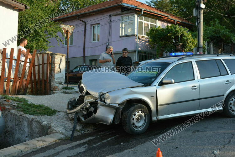 „Шкода“ не спази предимство и връхлетя върху „Фолксваген“