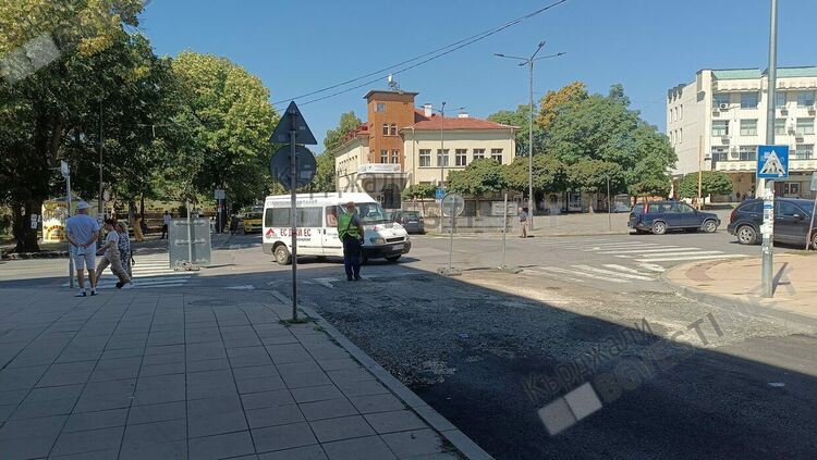 Живущите по преасфалтираната улица „Отец Паисий” в Кърджали пропищяха от джигити,искат „легнали полицаи”