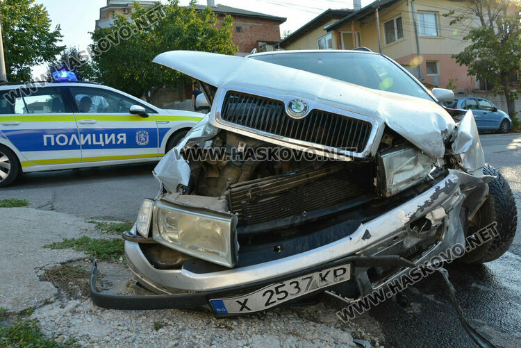 „Шкода“ не спази предимство и връхлетя върху „Фолксваген“