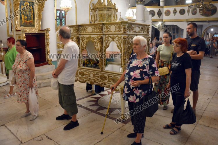 Хасково почита своята закрилница Пресвета Богородица