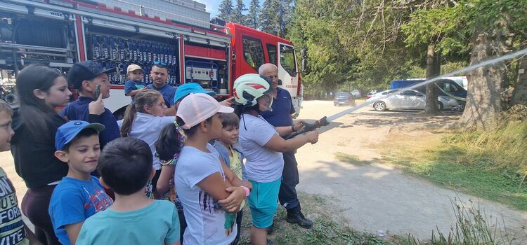 40 деца се обучаваха как да пазят горите от пожар