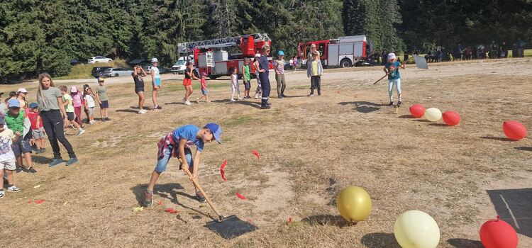 40 деца се обучаваха как да пазят горите от пожар
