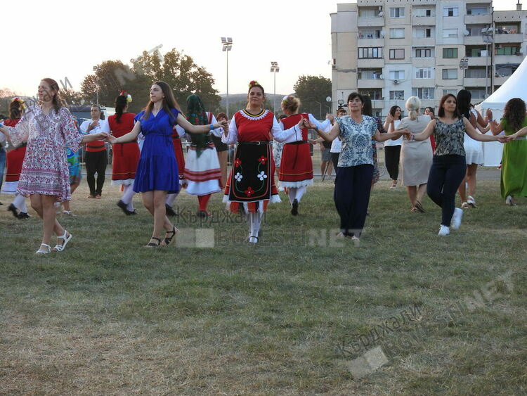 Грандиозно шоу за Деня на миньора в Крумовград,звезди пяха за крумовградчан