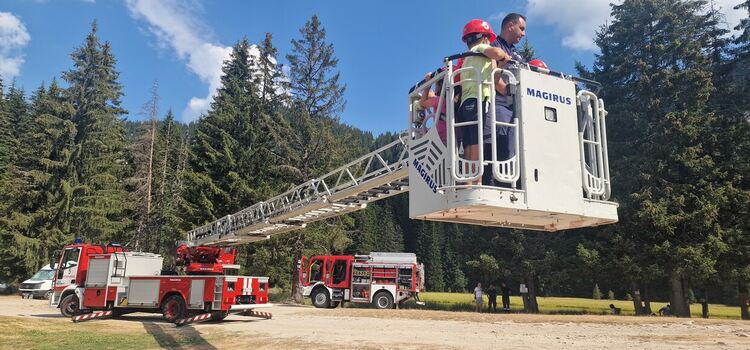 40 деца се обучаваха как да пазят горите от пожар