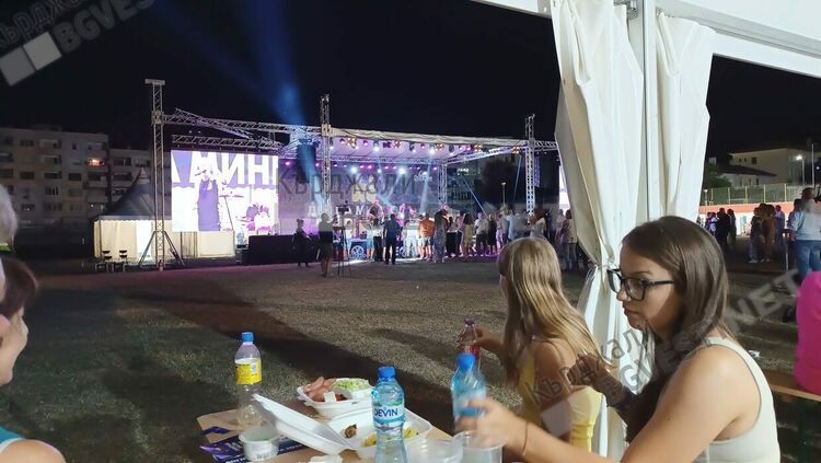 Грандиозно шоу за Деня на миньора в Крумовград,звезди пяха за крумовградчан